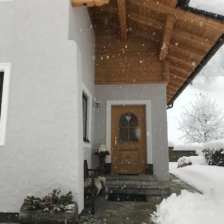 Hoell Apartmán *
